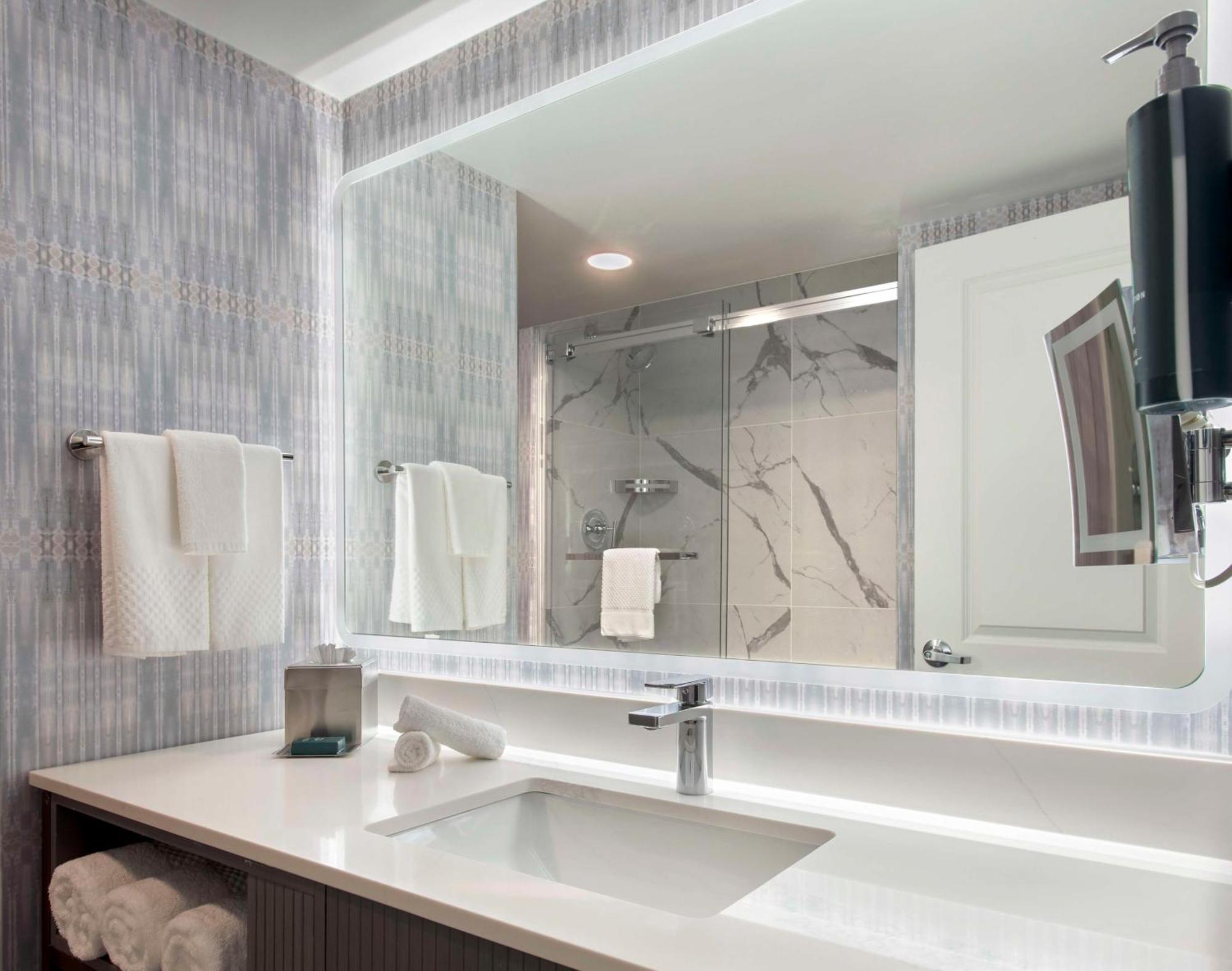 Hotel Doubletree By Hilton Poughkeepsie Exteriér fotografie